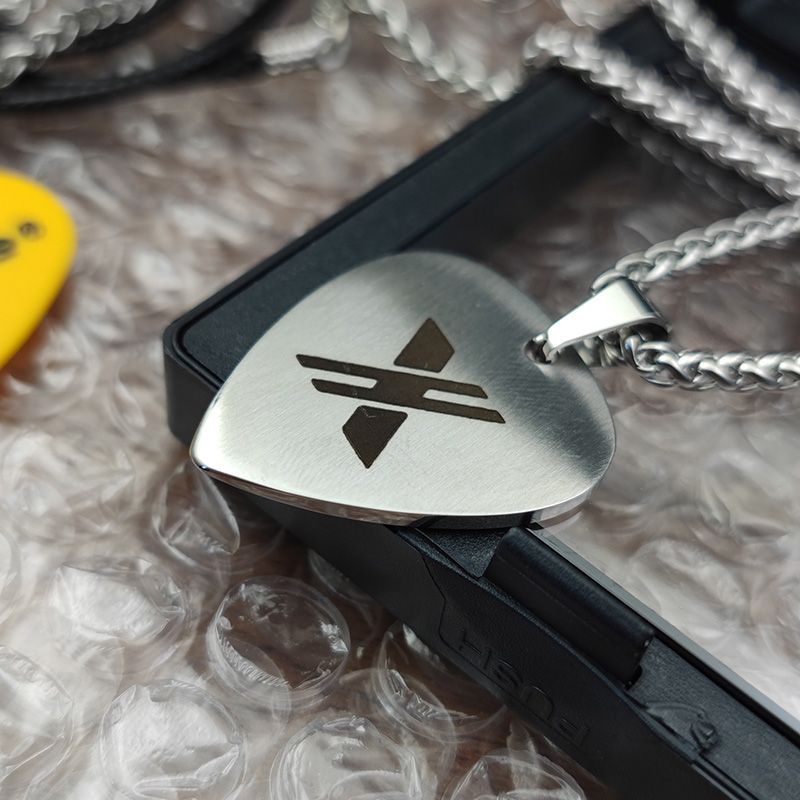 XDINARYHEROES NECKLACE