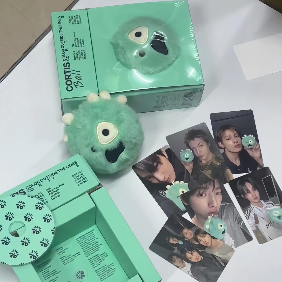 CORTIS BALL + CD + PHOTOCARDS