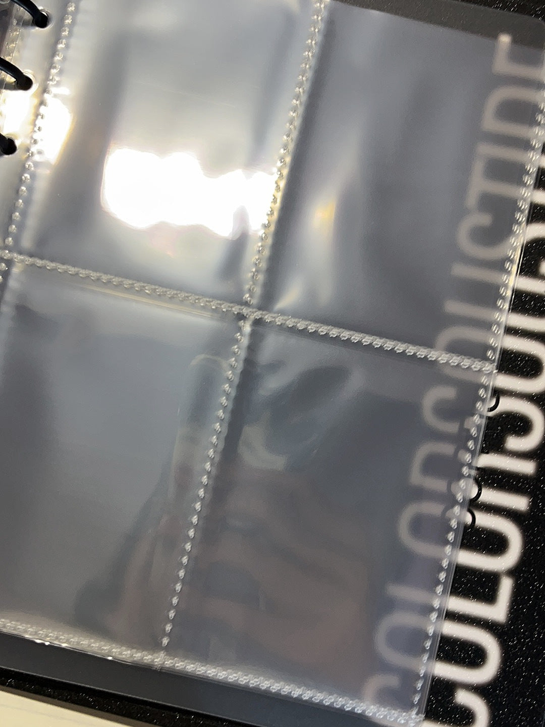 CORTIS BINDER + 20 PLASTIC SHEETS